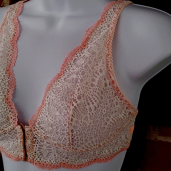 Victoria's Secret Lace Bralette & Panty Set Size S - Picture 2 of 11